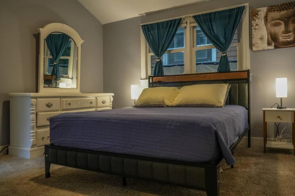 Historic Coastal Haven- Pet Friendly Fast Wi-Fi Villa Norfolk Exterior photo